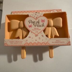 Pop of Peach Bow-Shaped Popsicle Molds